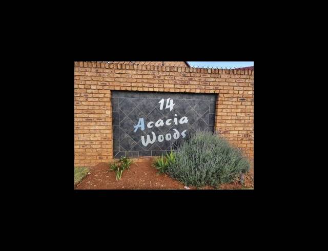 2 BEDROOM TOWNHOUSE FOR SALE IN FLORENTIA